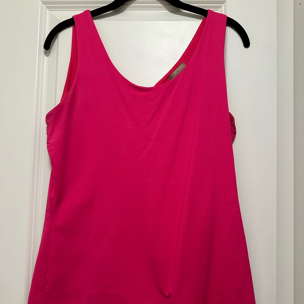 Boutique Essentials Hot Pink Tank/Shell Size M.  V-neck or crew